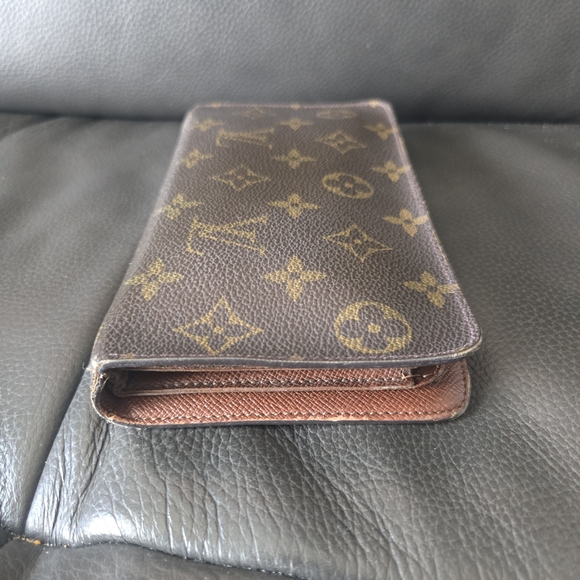 Louis Vuitton Monogram Open Zip Long Wallet - Picture 7 of 7